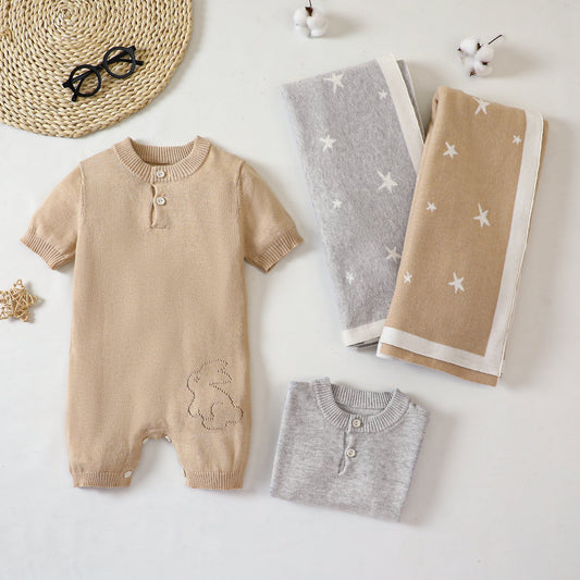 Cozy Cuddles Gift Set – Blanket &amp; Jumpsuit Duo for Baby Comfort